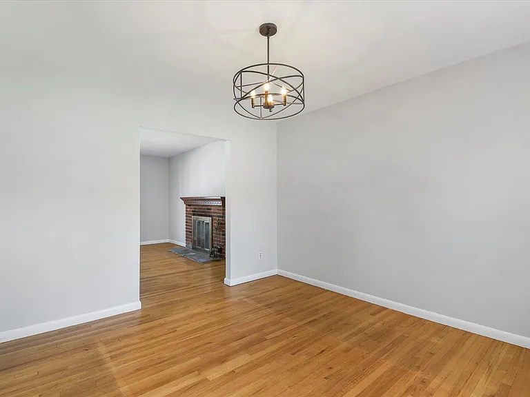 846 Hartsdale Rd — Photo 6