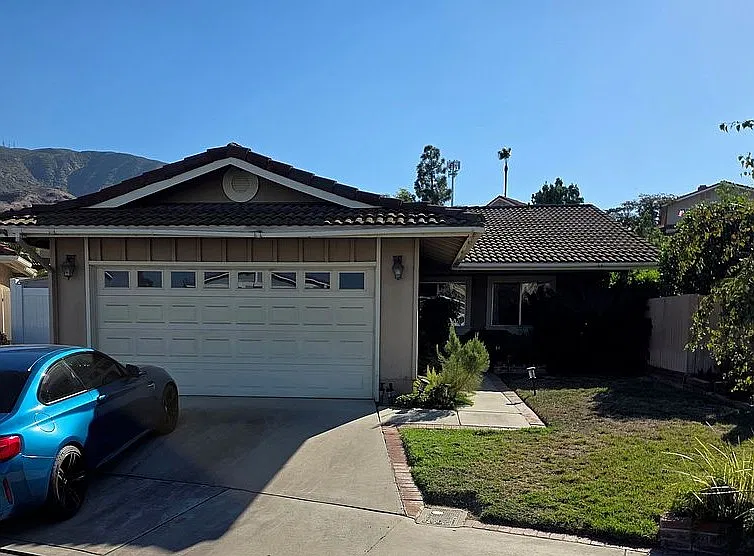3 bed, 1232 sqft, $3,300 — Photo 2
