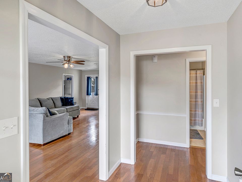 1st image of 205 Barecky Dr