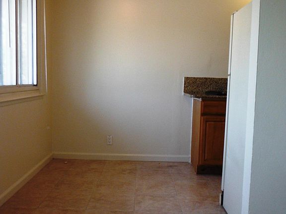 4th image of 684 Vine St APT 5