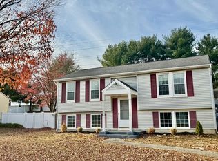 31 Decatur Ln, Sicklerville, NJ 08081