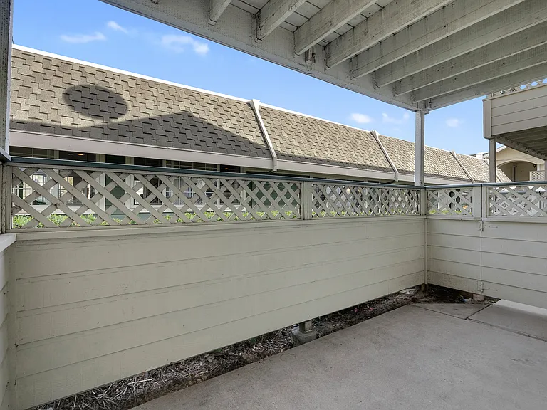 River Walk Apartments — Photo 34