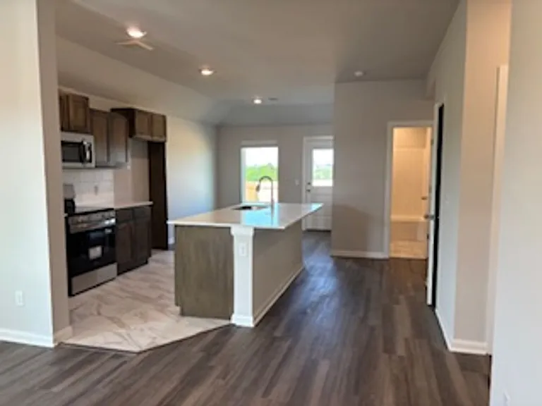 19501 Conway Dr — Photo 5
