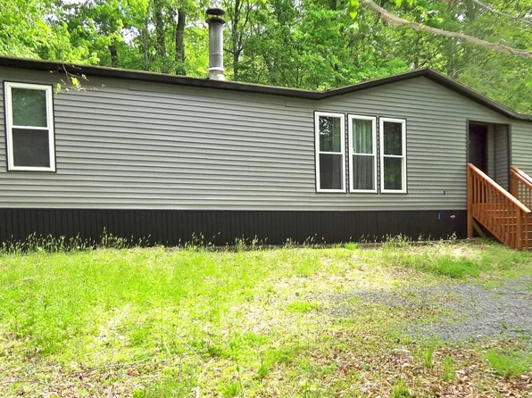 115 Spruce St, Greentown, PA 18426