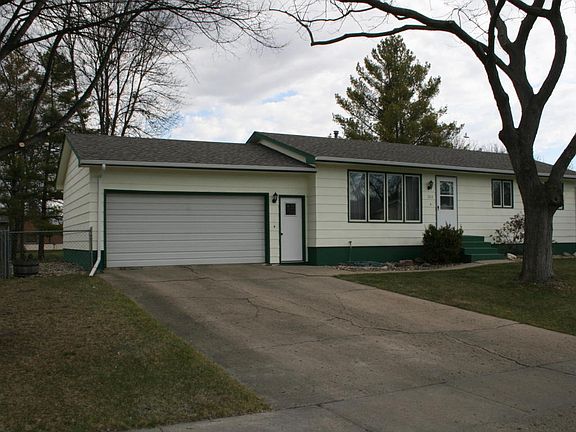 2nd image of 703 18th Ave NE