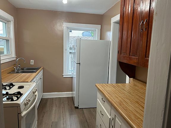 3rd image of 3200 16th Ave