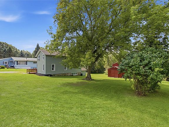 4th image of 502 Middle Rd