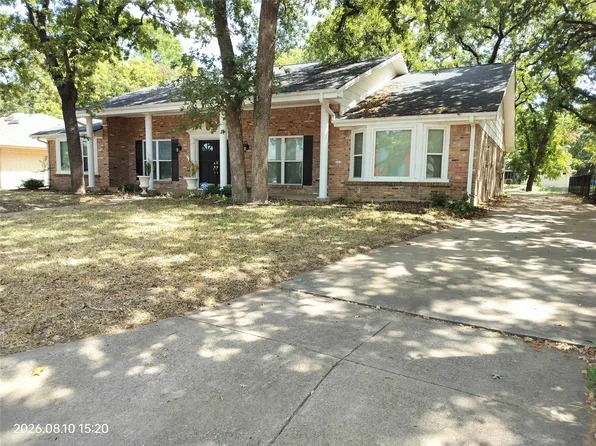 2408 Winewood Ln, Arlington, TX 76013