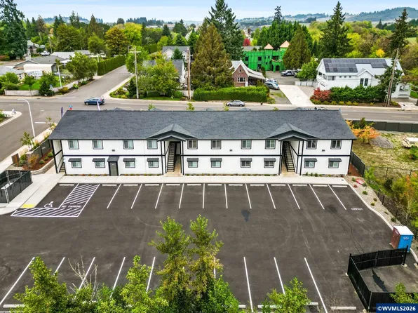 110 SW 7th St, Carlton, OR 97111