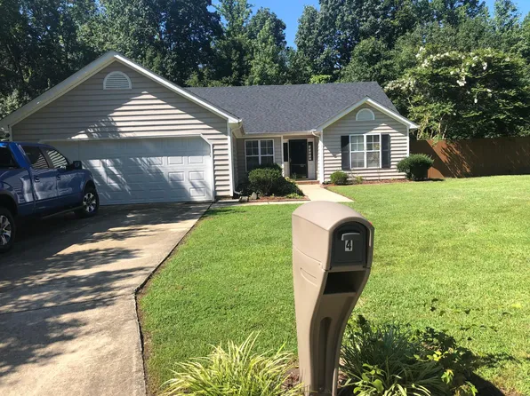 4 Ridgemore Ct, Greensboro, NC 27407