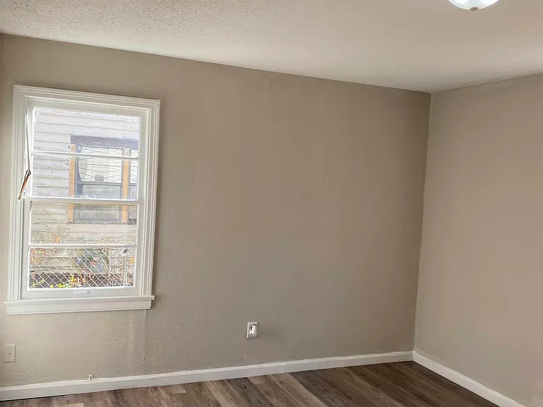11 Shirley St — Photo 15
