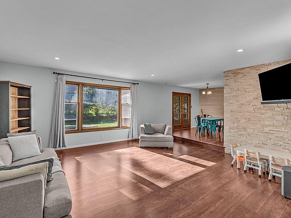 5th image of 3054 SW Plass Ave