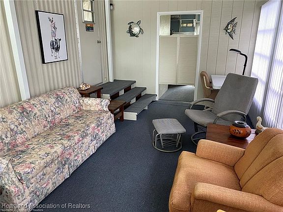 5th image of 8 Victoria Ln