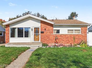 23502 Calvin St, Taylor, MI 48180