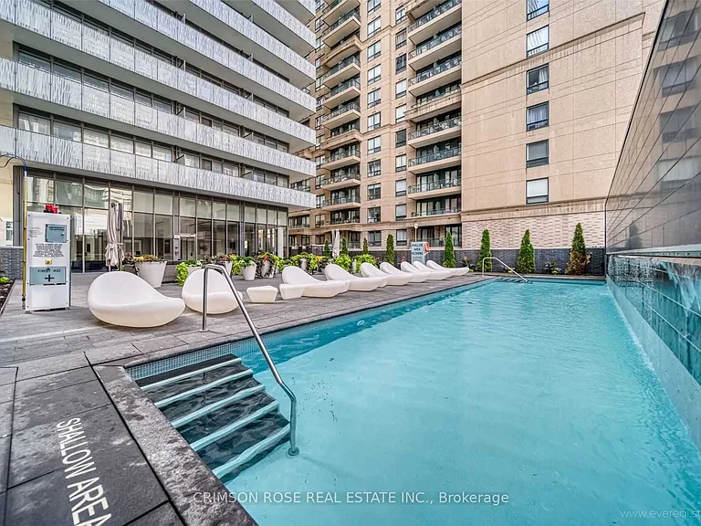 42 Charles St E #5006 — Photo 26