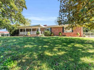 9104 Happy Ln, Oak Ridge, TN 37830