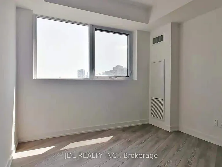 159 Wellesley St E #1808 — Photo 5