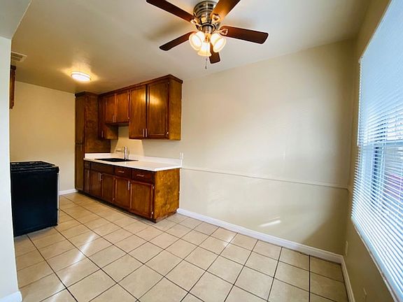4th image of 1050 Cerritos Ave APT B