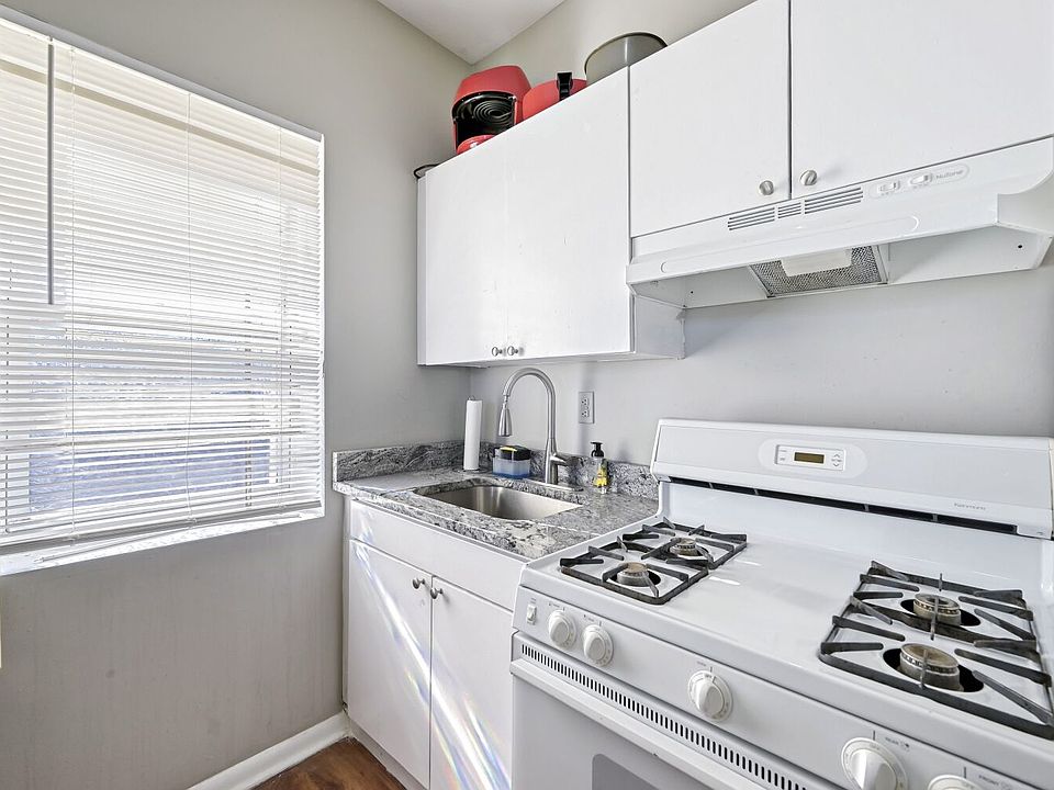 1st image of 400 N Rose St #2