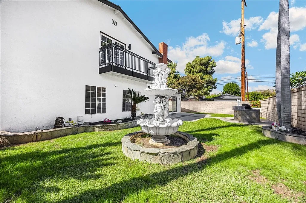 4 bed, 2600 sqft, $5,500 — Photo 4