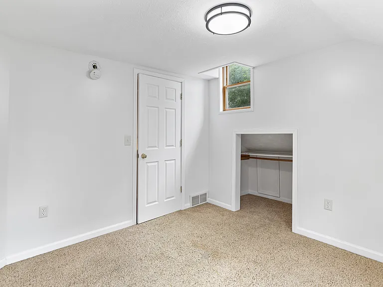 352 Calkins Ave SE — Photo 12