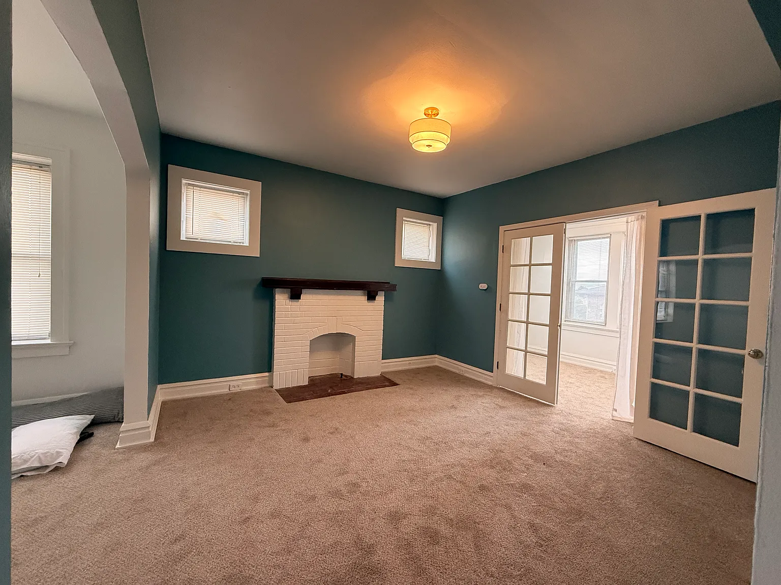 2 bed, 950 sqft, $1,350 — Photo 3