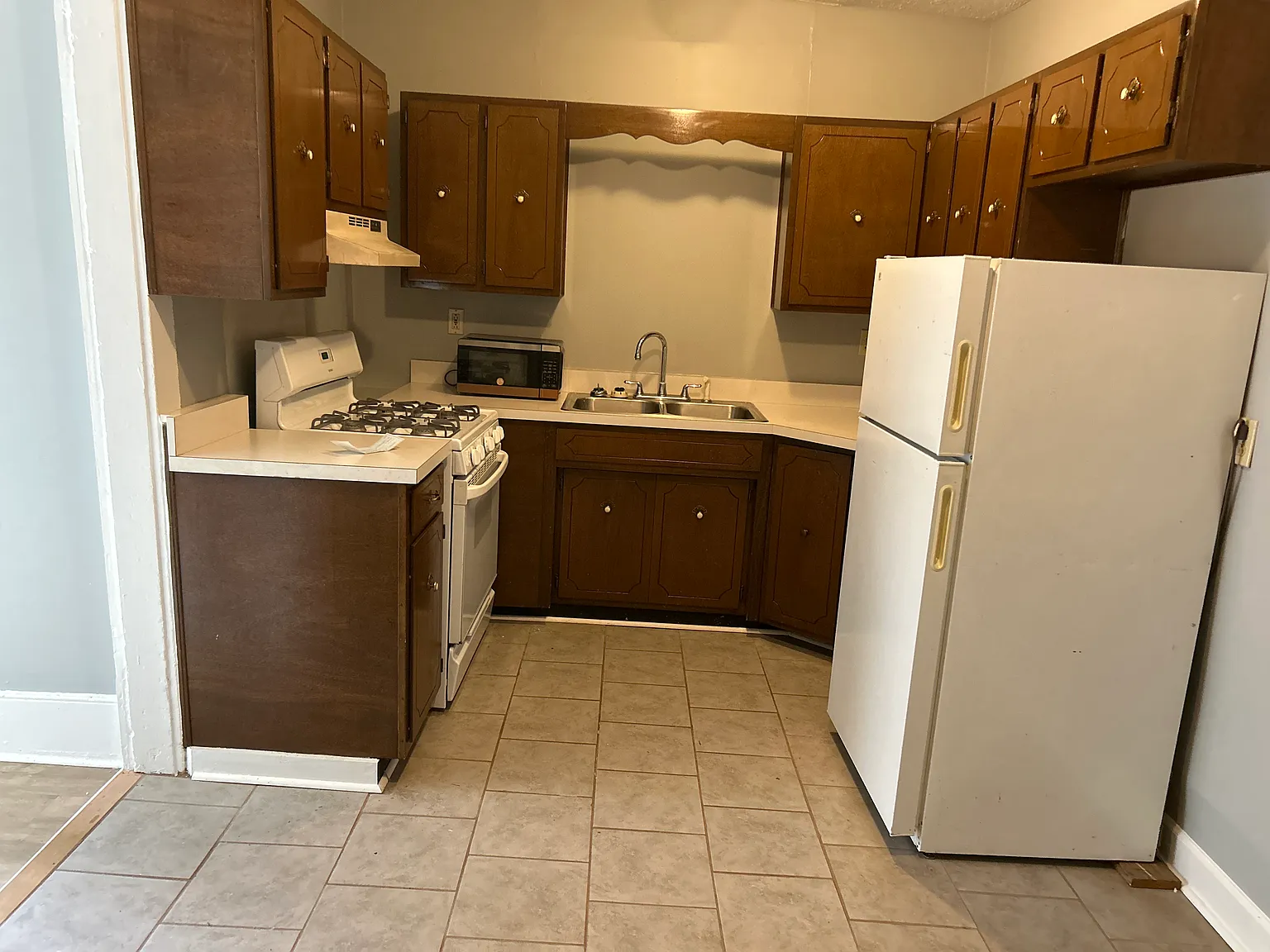 1007 E Washington Street — Photo 2