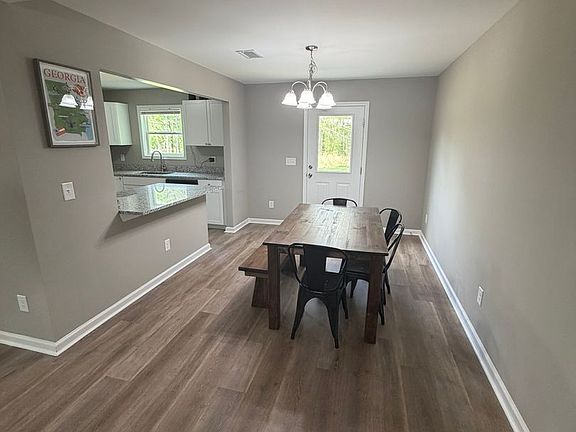 2nd image of 4599 Lexington Rd