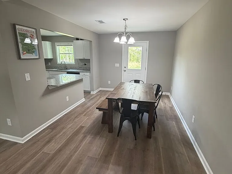 4599 Lexington Rd — Photo 2