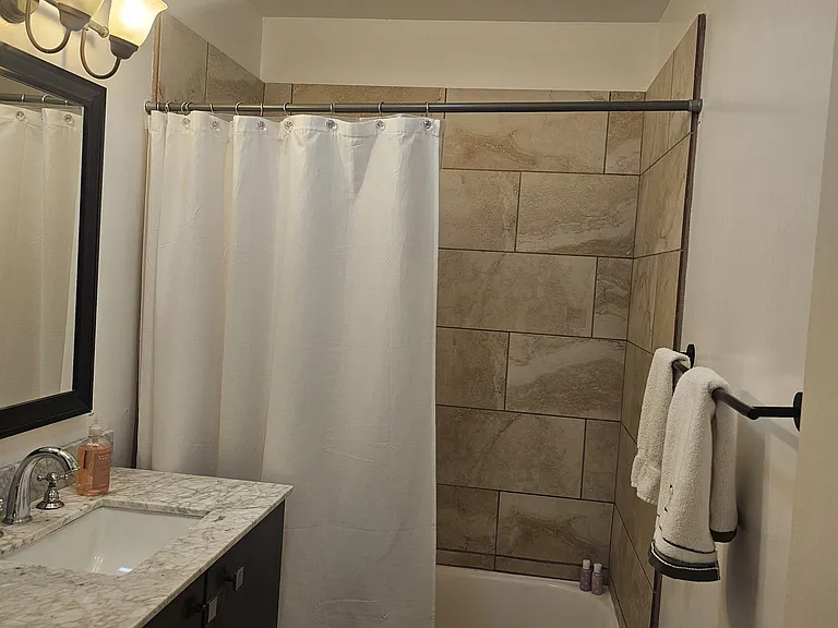 2112 Manhattan Beach Blvd #D — Photo 19