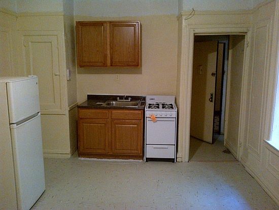 2nd image of 1020 Walton Ave APT B8