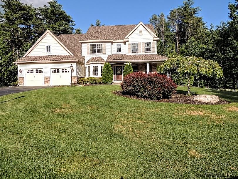 1st image of 27 Essex Ct