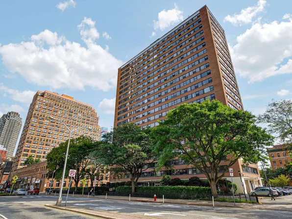 135 Montgomery Street image 1 of 12