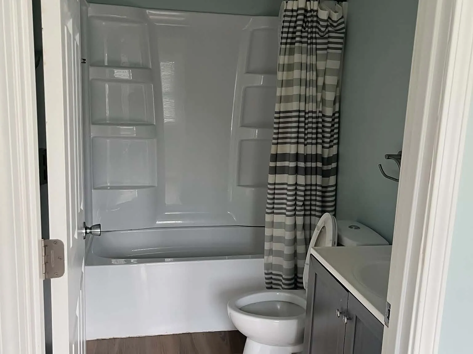 2 bed, 2000 sqft, $1,350 — Photo 3