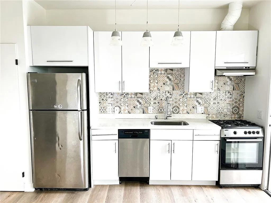2 bed, 1.5 bath, 1400 sqft, $3,000 — Photo 3