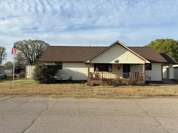 223 W 10th St, Cherokee, OK 73728