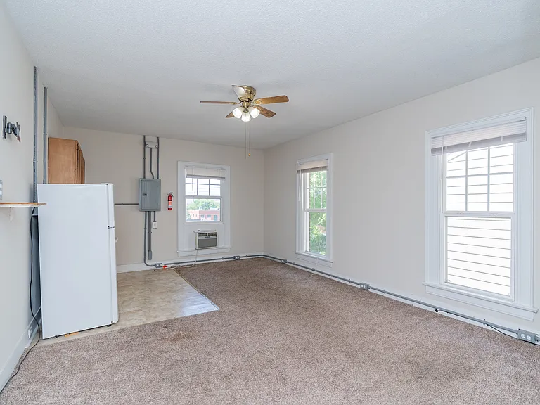 820 Oak St #4 — Photo 6