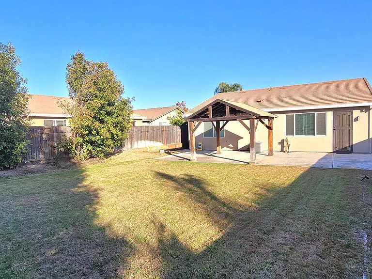 1447 Orgullo Ln — Photo 20