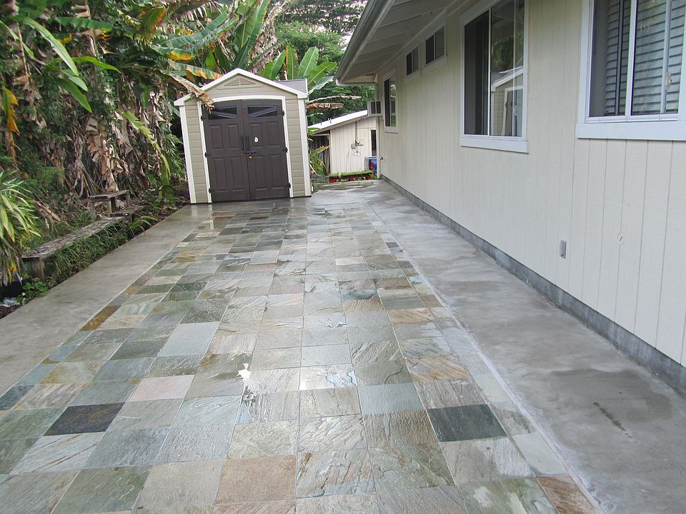 2nd image of 140 Kaumana Dr