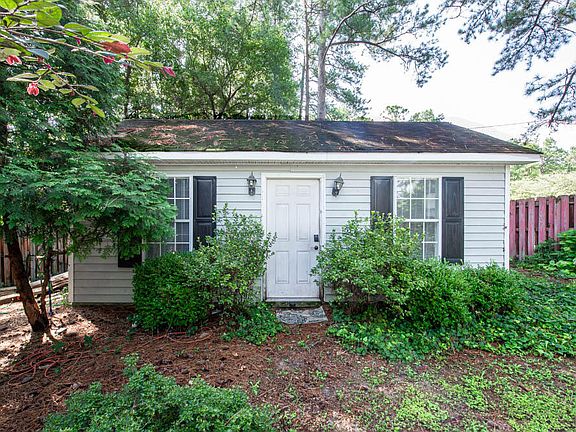 4th image of 3006 Maplewood Dr