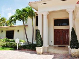 472 Tamarind Dr, Hallandale, FL 33009