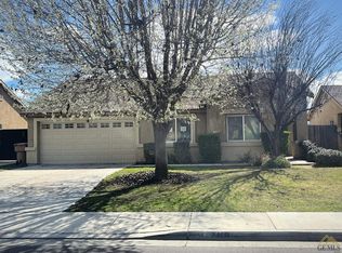 2409 Berkshire Rd, Bakersfield, CA 93313