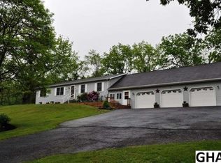 35 N Winding Rd, Wellsville, PA 17365