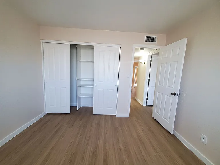 Mountain View Condos — Photo 21