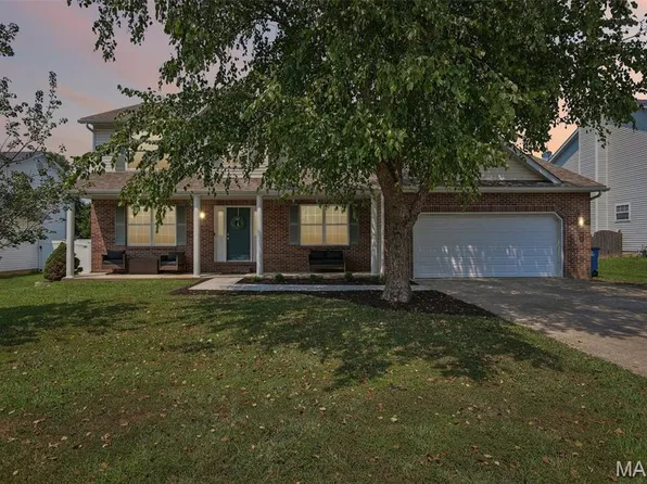 8009 Austin Dr, Troy, IL 62294