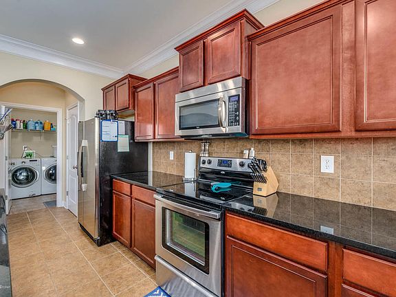 4th image of 3016 Mary Crest Dr