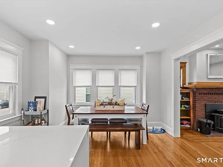 653 Forest Rd — Photo 3