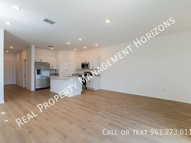 10709 Eclipse St — Photo 8