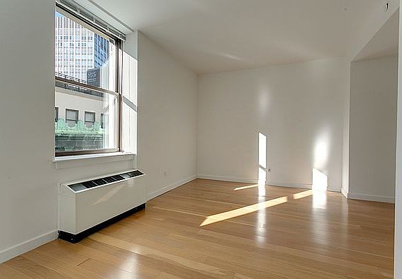 5th image of 37 Wall St APT 19T