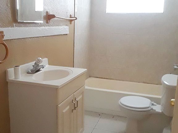 3rd image of 918 E 19th Ave APT 3